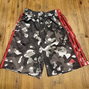 3/20$ Adidas Kids Camouflage Shorts size Large